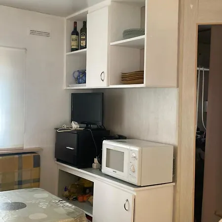 Camping Mobil Familiar Cerca De La Playa Y Surf En *
